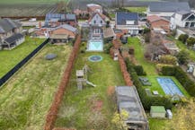 Gerenoveerd vrijstaand huis met zwembad, poolhouse en tuin