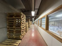 Magazijn (ca. 995 m²) met rolbrug te huur Zulte