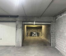 Gesloten garagebox te koop op topligging in Middelkerke!