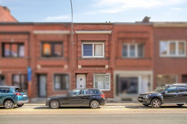 Te renoveren huis met 2 slaapkamers te koop in Kortrijk! 