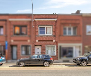 Te renoveren huis met 2 slaapkamers te koop in Kortrijk!