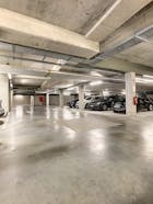 Ruim en vlot toegankelijke staanplaatsen 