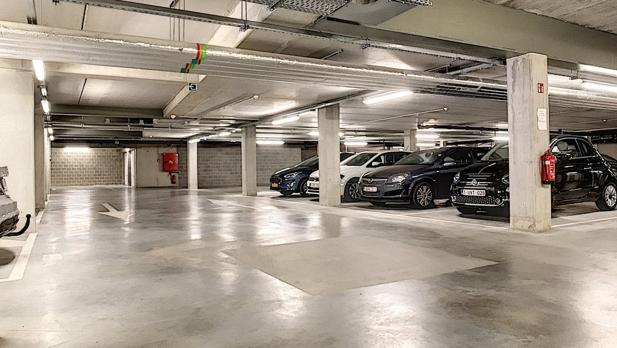 Ruim en vlot toegankelijke staanplaatsen