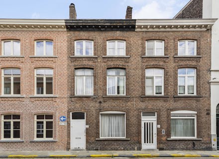 Ruime stadswoning met 4 slaapkamers centrum Brugge te koop