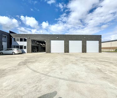 Magazijn van ca. 1.400 m² te huur in Wervik