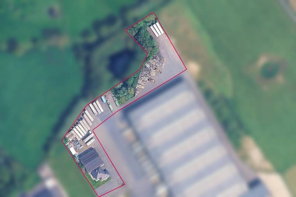  Magazijn (400 m² ) met woning (229 m²) op 4000m² terrein