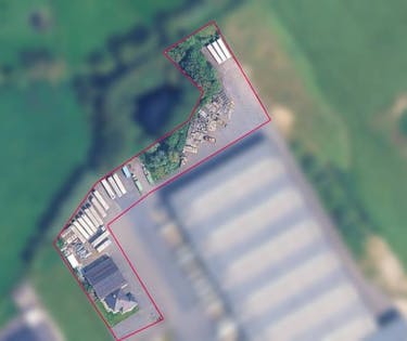 Magazijn (400 m² ) met woning (229 m²) op 4000m² terrein