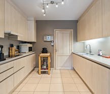 Appartement met tuin en garage in Kortrijk centrum