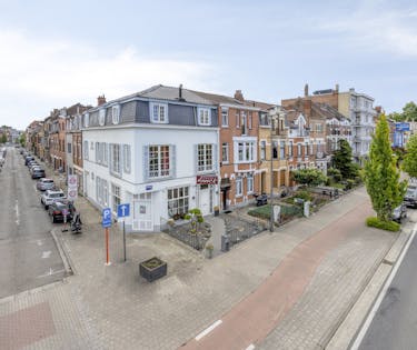 Karaktervolle driegevelwoning met commerciële ruimte in hartje Vilvoorde