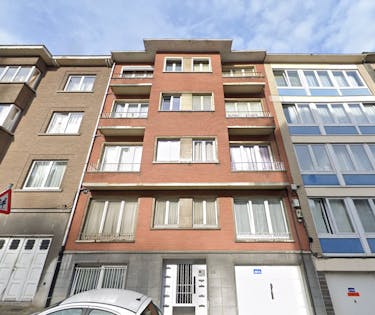 Grand appartement lumineux à Forest, proche parc Duden