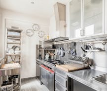 Bovenste Verdieping met Terrassen en Parking