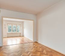 Bovenste Verdieping met Terrassen en Parking