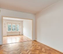 Bovenste Verdieping met Terrassen en Parking