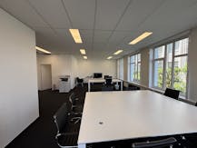 Kantoor te huur vlakbij Ringlaan en Ringshopping in Kortrijk