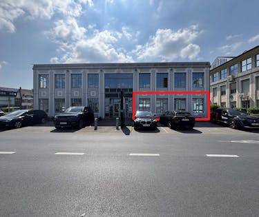 Kantoor te huur vlakbij Ringlaan en Ringshopping in Kortrijk
