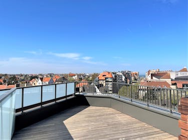 Penthouse avec de belles terrasses le long de la Zeelaan à Koksijde