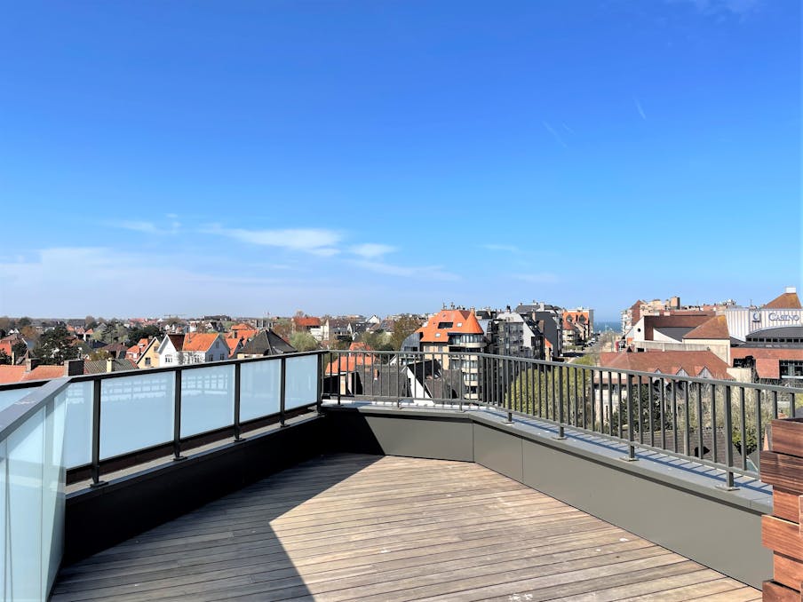 Penthouse avec de belles terrasses le long de la Zeelaan à Koksijde