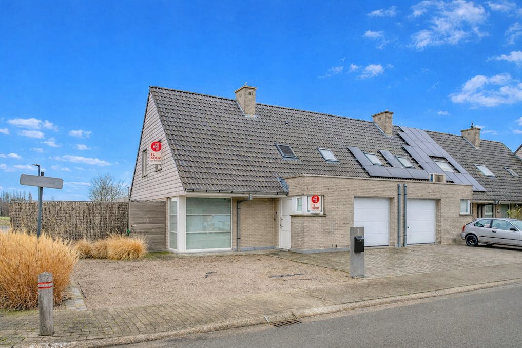 Instapklare woning met garage en tuin te koop in Ardooie