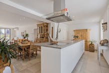 Gerenoveerd appartement te Brugge met zonnig terras