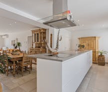 Gerenoveerd appartement te Brugge met zonnig terras