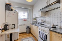 Op te frissen appartement met terras te koop in Berchem