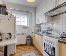 Op te frissen appartement met terras te koop in Berchem