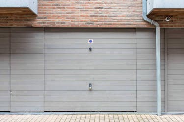 Garagebox te koop in hartje Rumbeke