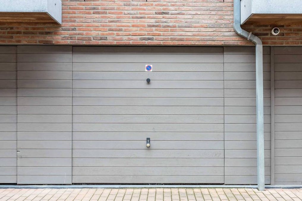 Garagebox te koop in hartje Rumbeke