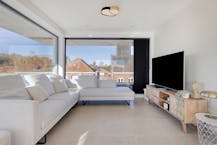 Nieuw huis met lift, groot terras en prachtig verzicht