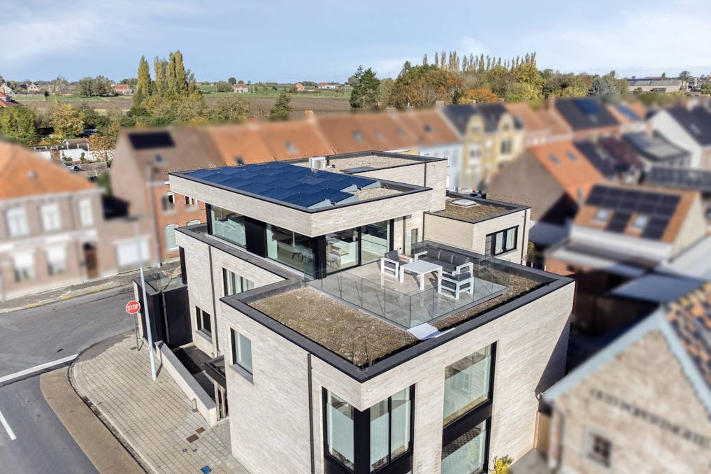 Nieuw huis met lift, groot terras en prachtig verzicht