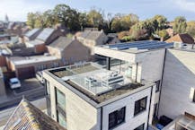Nieuw huis met lift, groot terras en prachtig verzicht