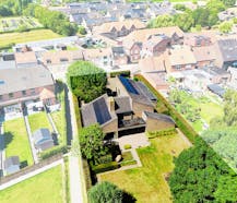 Unieke villa op 2.199m² te koop in het centrum van Langemark