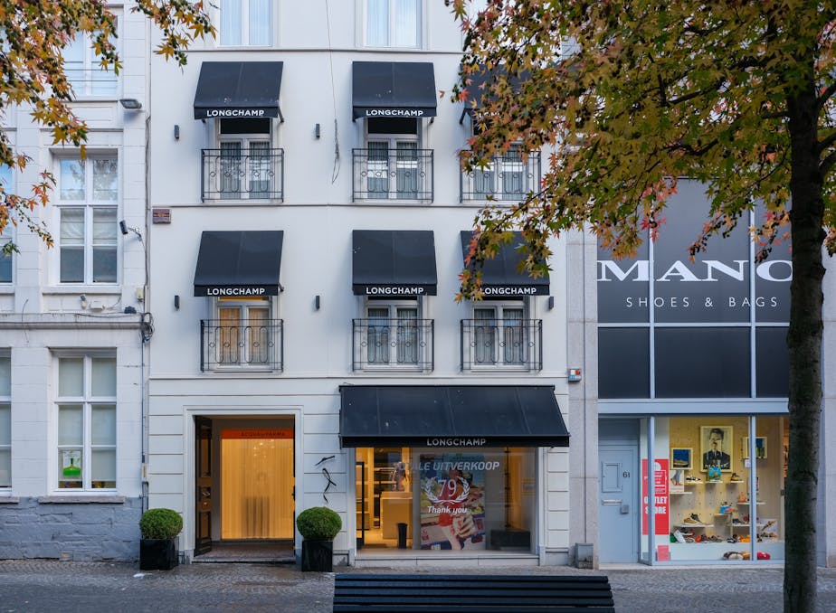 Prachtig handelspand (ca. 400 m²) te koop in hartje Aalst