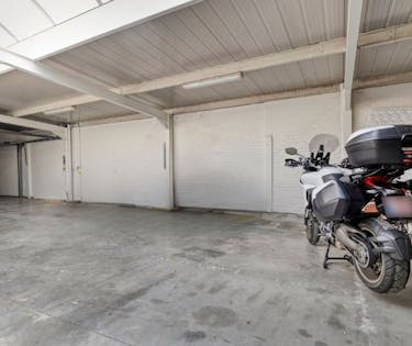 Magazijn van ca. 136m² te koop in Torhout