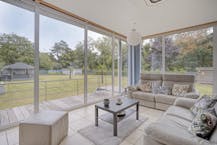 Patrimoniumvennootschap met een charmante villa met riante tuin op toplocatie te koop in Mechelen.