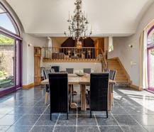 Gerenoveerde vierkantshoeve in het landelijke Vliermaal