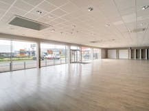 Ruime baanwinkel in Veurne