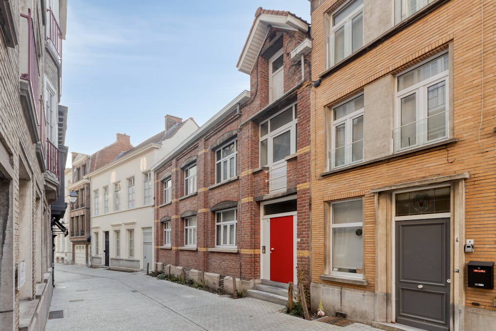 Te renoveren appartement te koop in hartje Kortrijk!