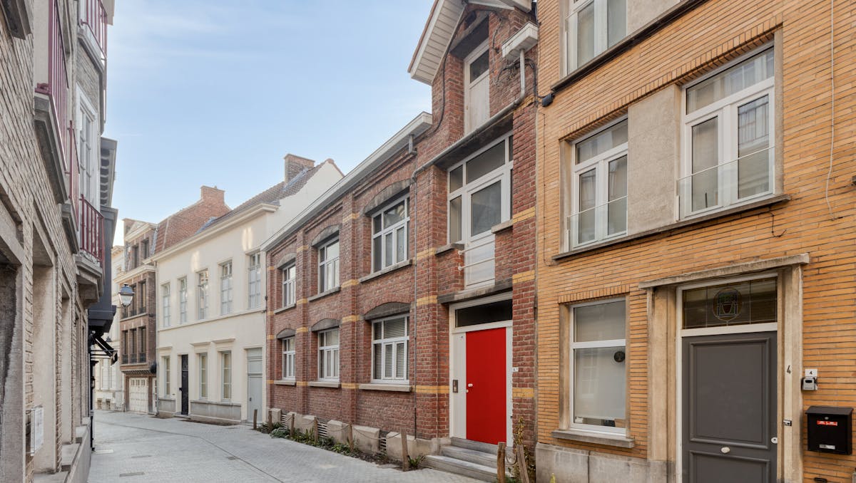 Te renoveren appartement te koop in hartje Kortrijk!
