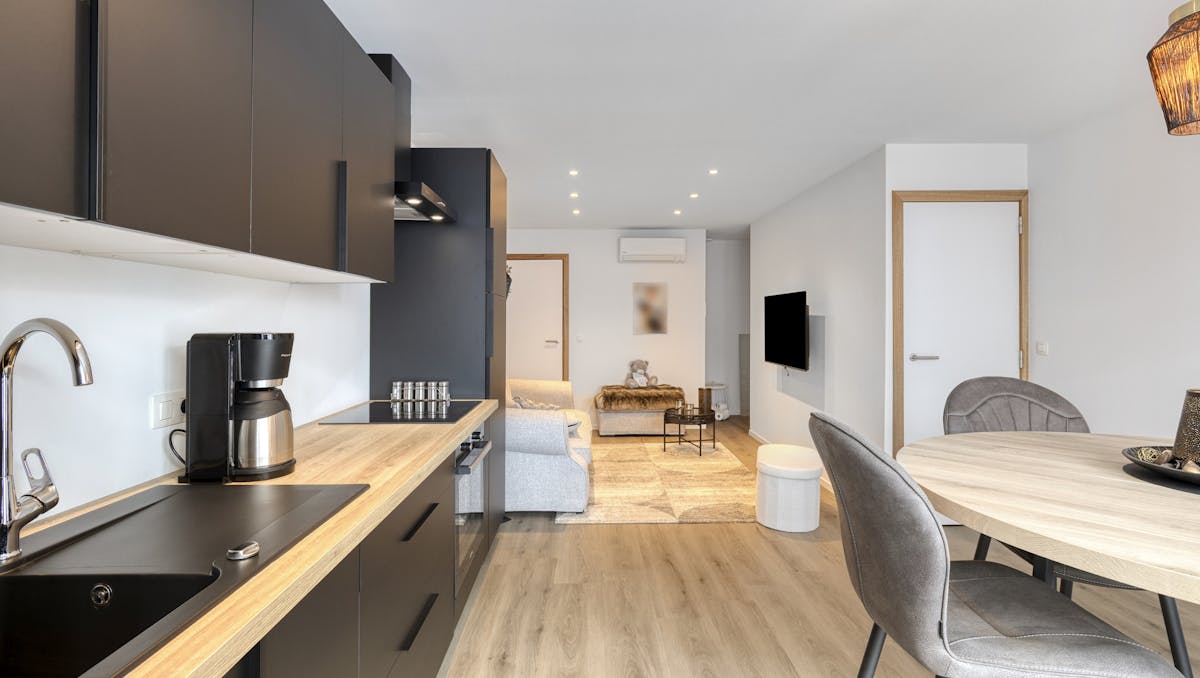 Handelspand met woonst in centrum Lauwe