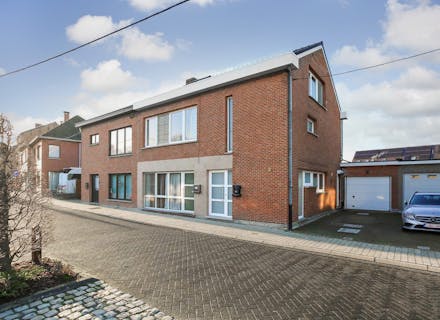 Investeringspand met woning en appartement te Mechelen