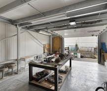 Magazijn met woning te koop in Oudenaarde