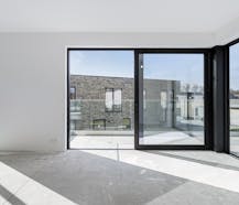 Lichtrijk 2-slpk appartement met riant terras te koop in Roeselare