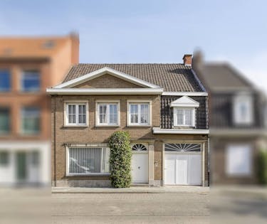 Te renoveren huis te koop met 4 slaapkamers, tuin en garage