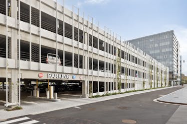 Overdekte parkeerplaats op Westwing Park te huur