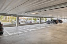 Overdekte parkeerplaats op Westwing Park te huur