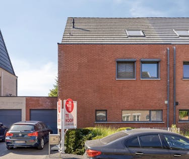 Energiezuinige huis met 3 slaapkamers, garage en tuin in Boom