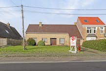 Leuk huis met potentieel te koop in de Abeelseweg in Poperinge