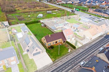 Leuk huis met potentieel te koop in de Abeelseweg in Poperinge