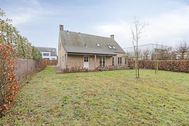 Recent, vrijstaand huis te koop in Turnhout grens Kasterlee